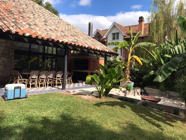 Casa en VENTA en exclusivo Barrio Rey Moro - La Horqueta San Isidro