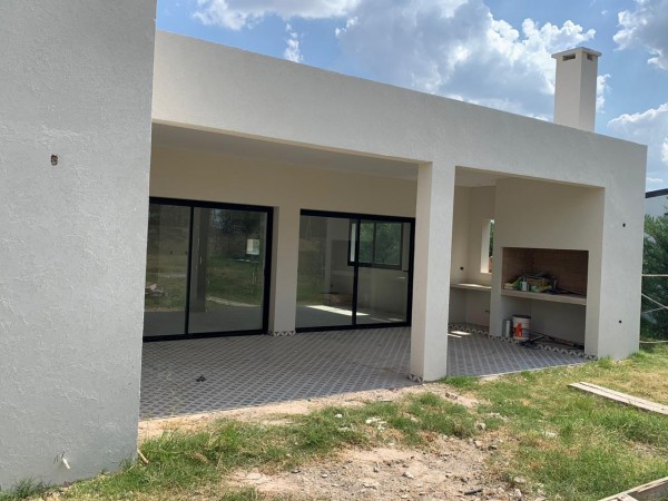 Casa en Venta en San Sebastian TRES DORMITORIOS ppal en suite con vestidor!!!