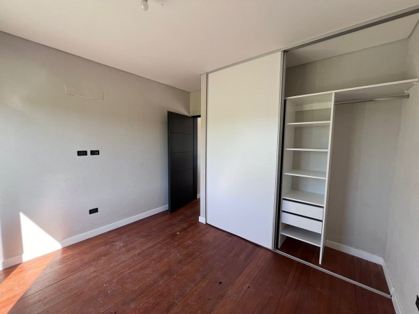 VENTA casa de tres dormitorios Barrio El Aljibe de Manzanares - Pilar Entrega INMEDIATA!!