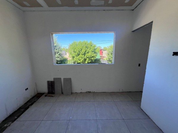 VENTA DUPLEX DE DOS DORMITORIOS CON GALERIA Y JARDIN EN MANZANARES - PILAR