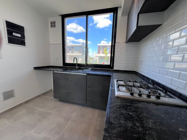 VENTA casa tipo duplex de tres domitorios galeria y jardin en Barrio Privado El Aljibe de Manzanares