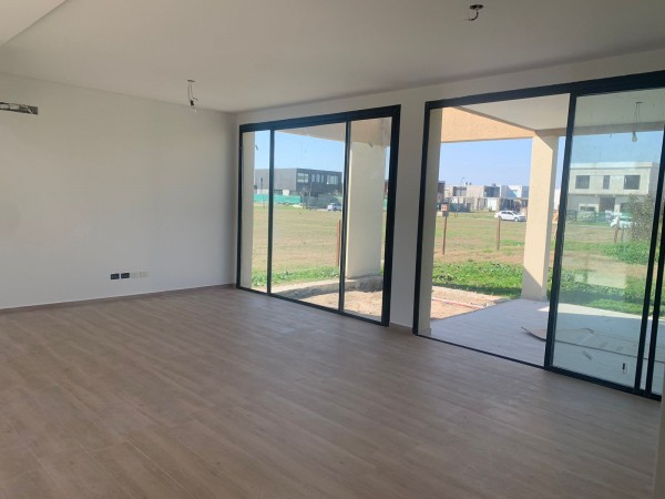 Venta Casa a estrenar 4 amb. Barrio Carpinchos Nordelta