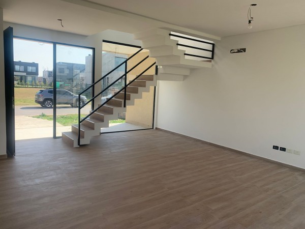 Venta Casa a estrenar 4 amb. Barrio Carpinchos Nordelta