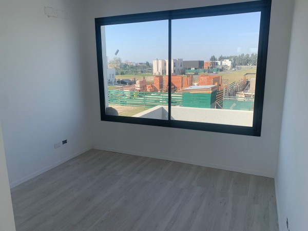 Venta Casa a estrenar 4 amb. Barrio Carpinchos Nordelta