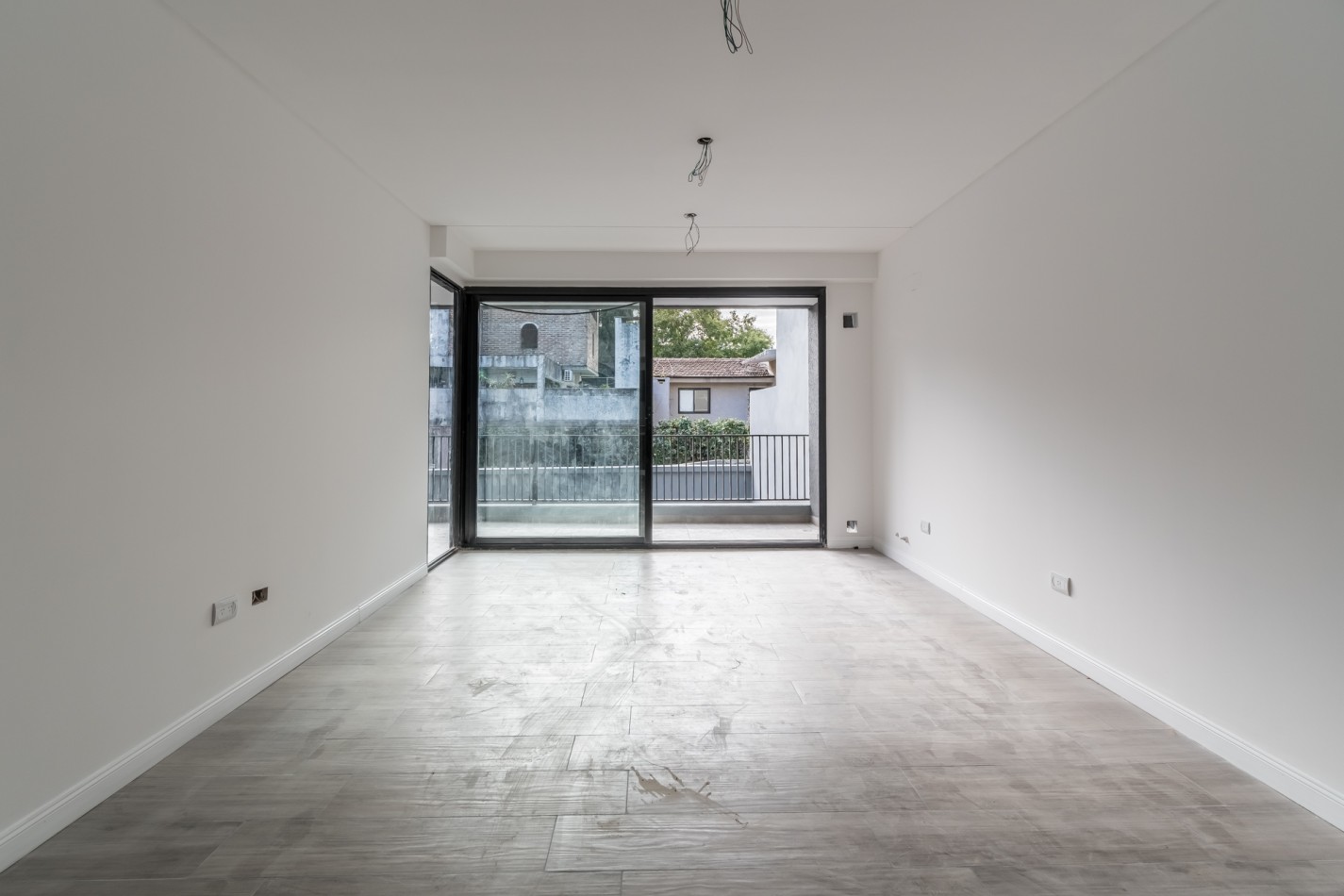 Venta Departamento Tres Amb Balcon Terraza Parrilla Coghlan Pasos de La Estacion