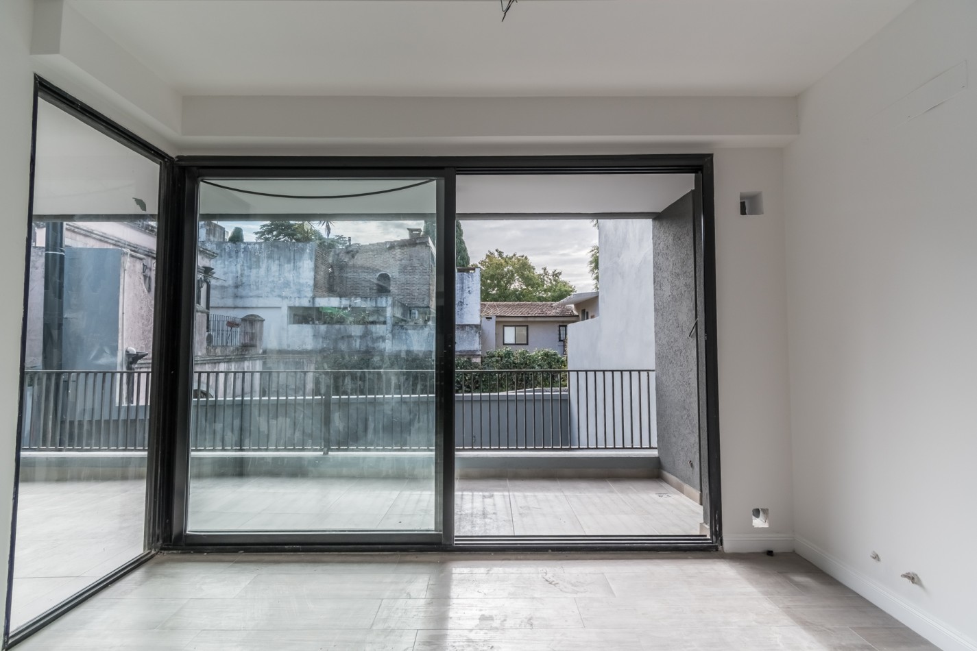 Venta Departamento Tres Amb Balcon Terraza Parrilla Coghlan Pasos de La Estacion