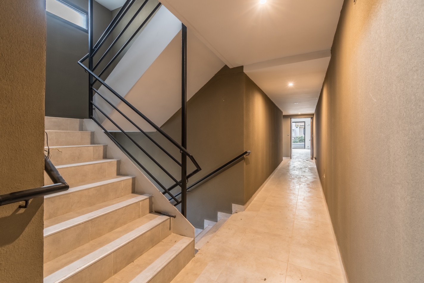 Venta Departamento Tres Amb Balcon Terraza Parrilla Coghlan Pasos de La Estacion