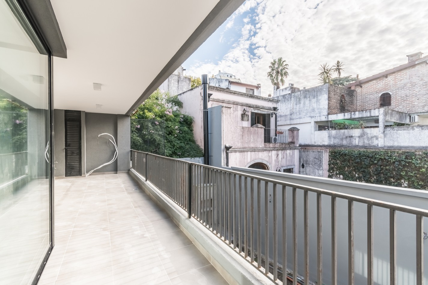 Venta Departamento Tres Amb Balcon Terraza Parrilla Coghlan Pasos de La Estacion