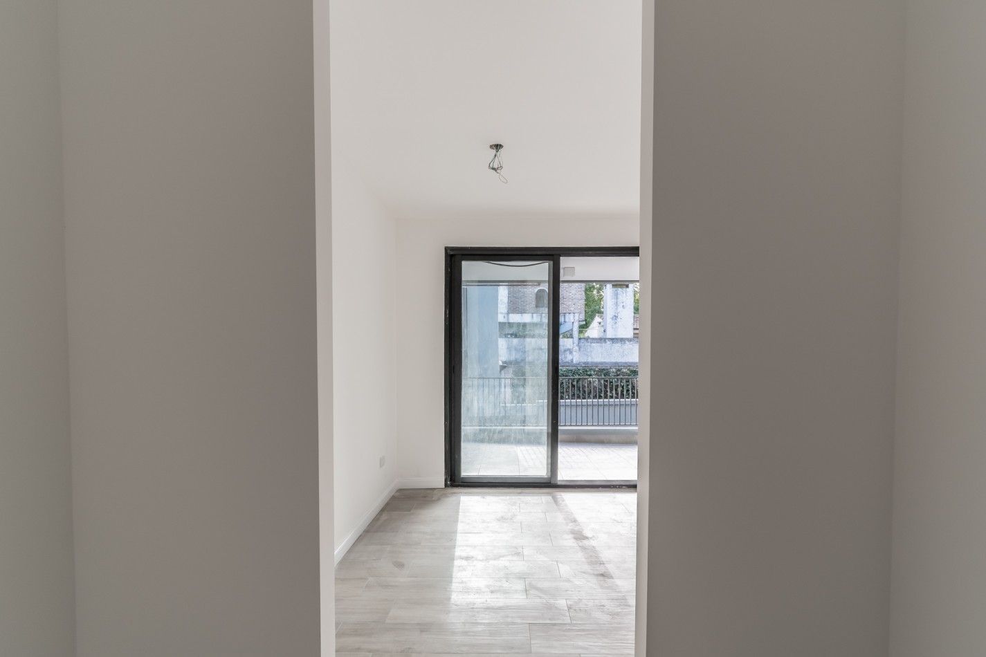 Venta Departamento Tres Amb Balcon Terraza Parrilla Coghlan Pasos de La Estacion