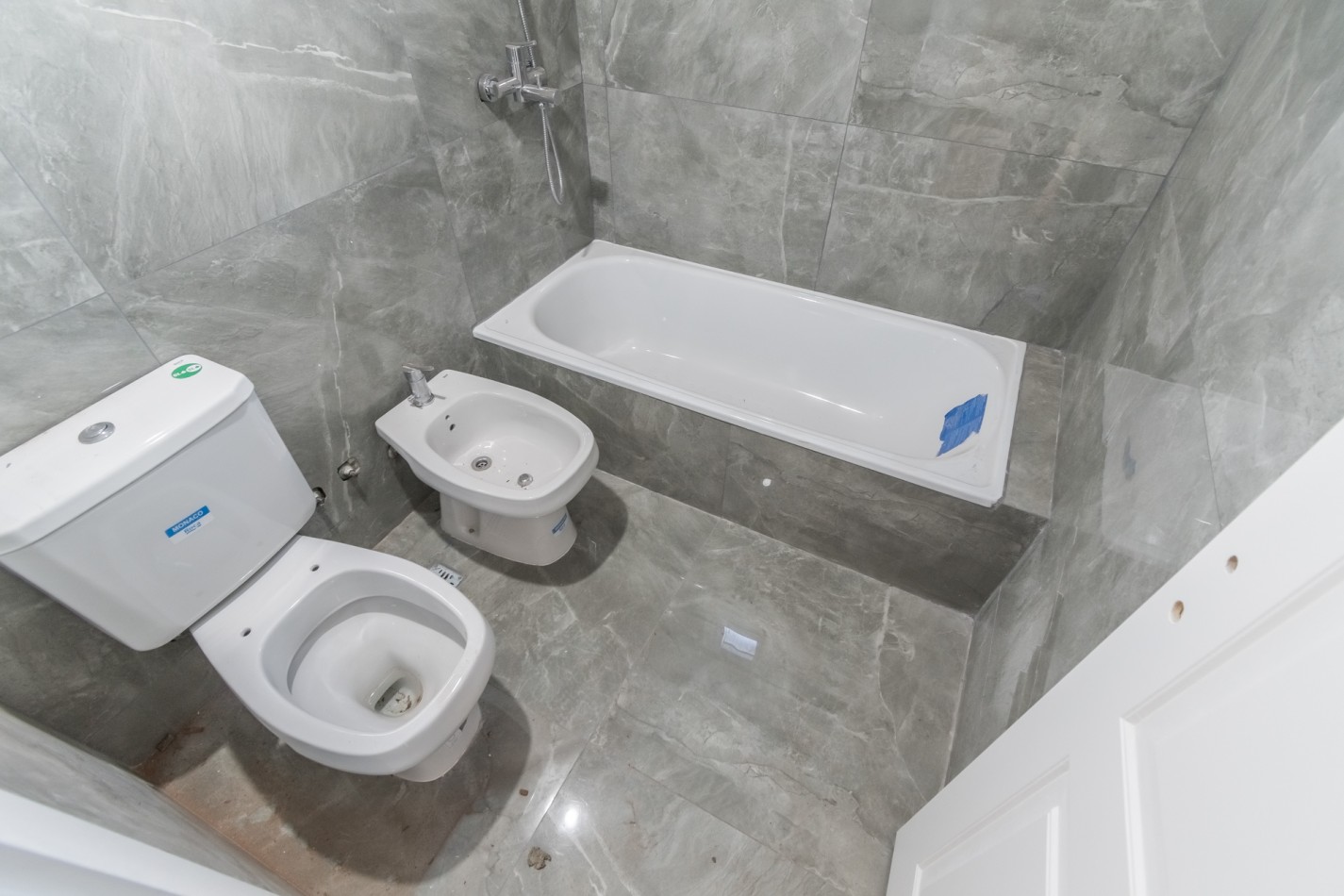 Venta Departamento Tres Amb Balcon Terraza Parrilla Coghlan Pasos de La Estacion