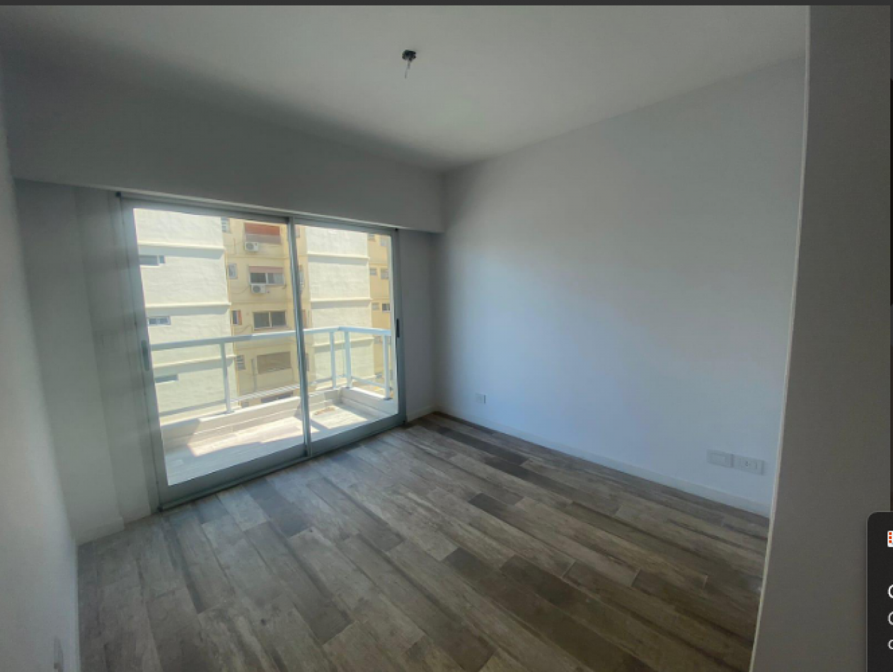 Apto Credito Venta de Departamento de Tres Ambientes con Balcon en Almagro