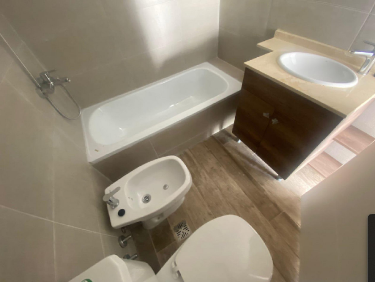 Apto Credito Venta de Departamento de Tres Ambientes con Balcon en Almagro