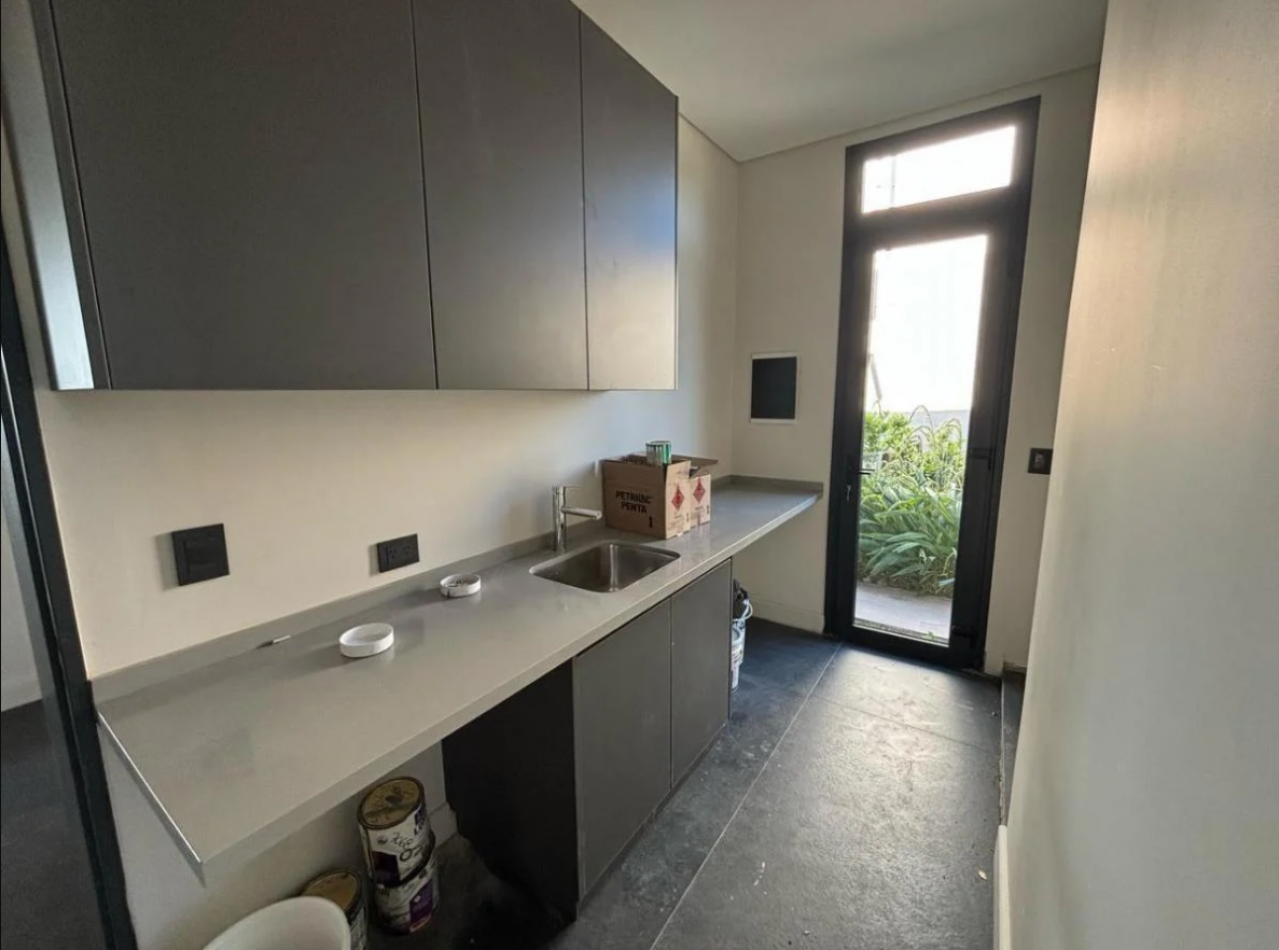 Casa 6 Amb a Estrenar en Venta, Lote Al Lago en Barrio Marinas. Puertos del Lago
