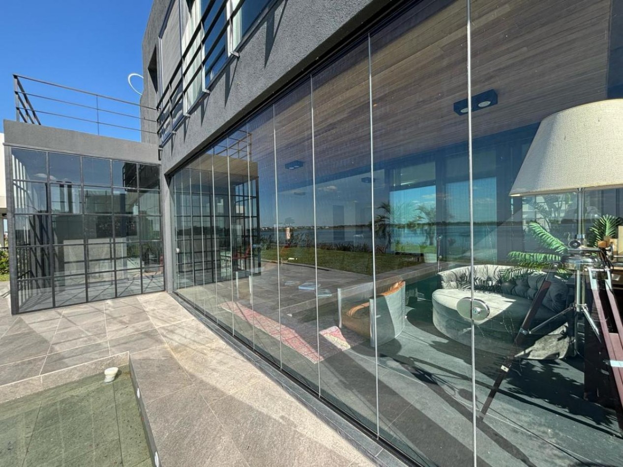 Casa 6 Amb a Estrenar en Venta, Lote Al Lago en Barrio Marinas. Puertos del Lago