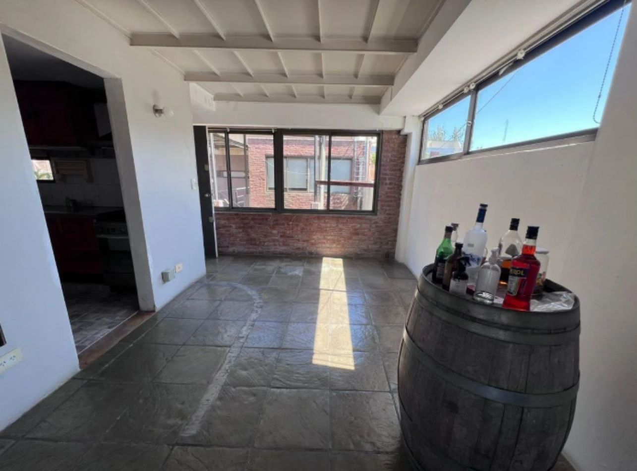 Apto Credito Venta Departamento Tres Ambientes con Cochera en San Isidro