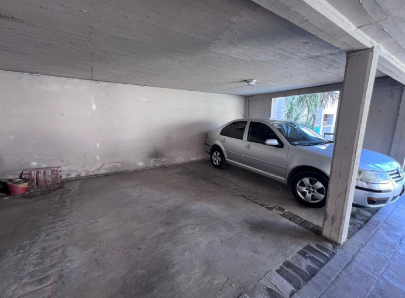 Apto Credito Venta Departamento Tres Ambientes con Cochera en San Isidro
