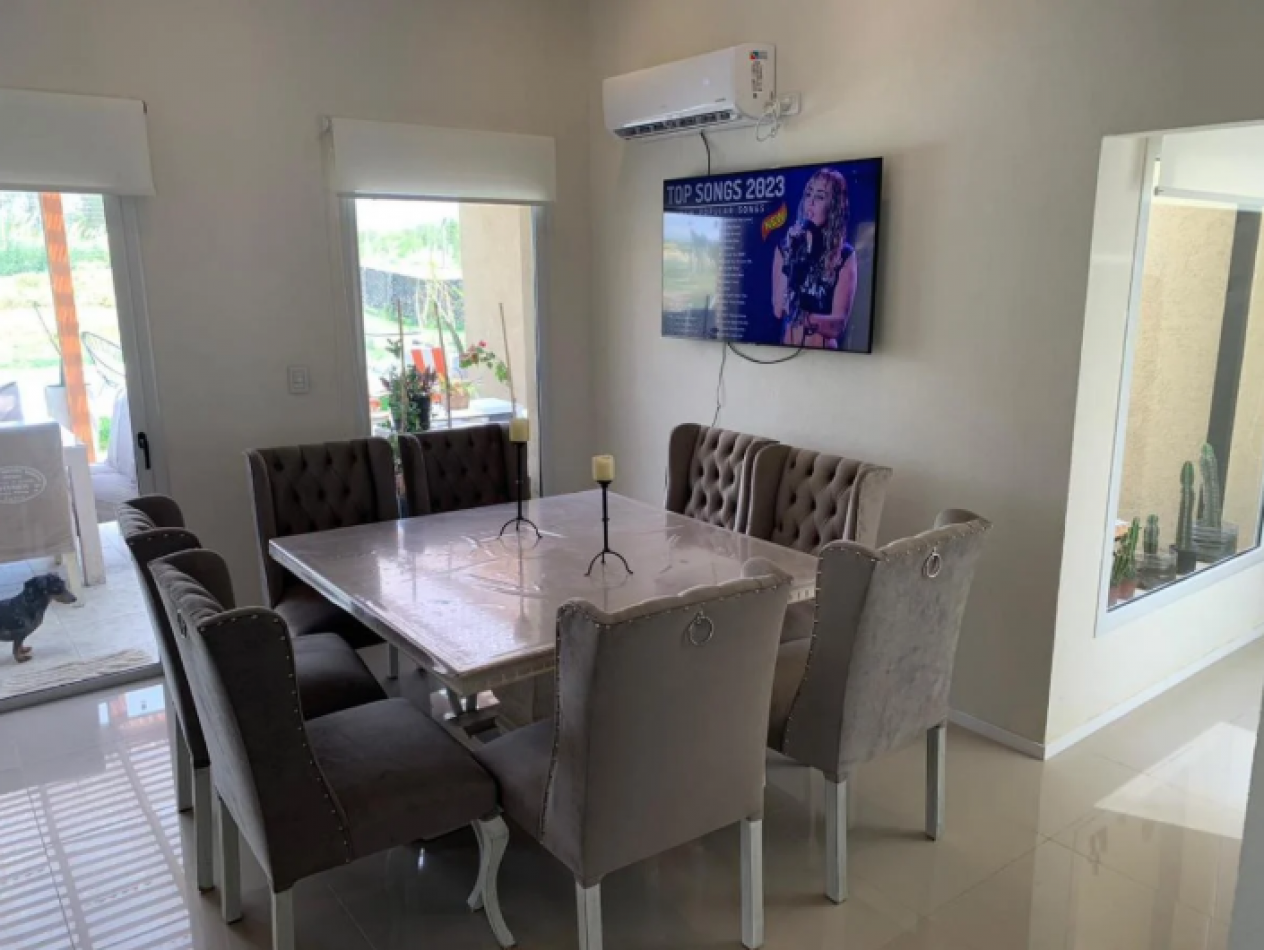 Venta Excelente Casa en San Sebastian C/pileta 3 Dorm. Fondo Libre a La Reserva