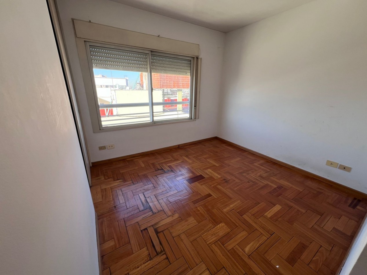 Apto Credito Venta Departamento Tres Ambientes Vista Al Rio y Coch Vicente Lopez