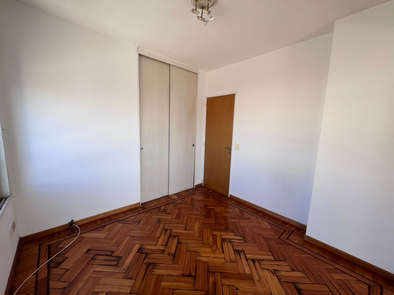 Apto Credito Venta Departamento Tres Ambientes Vista Al Rio y Coch Vicente Lopez