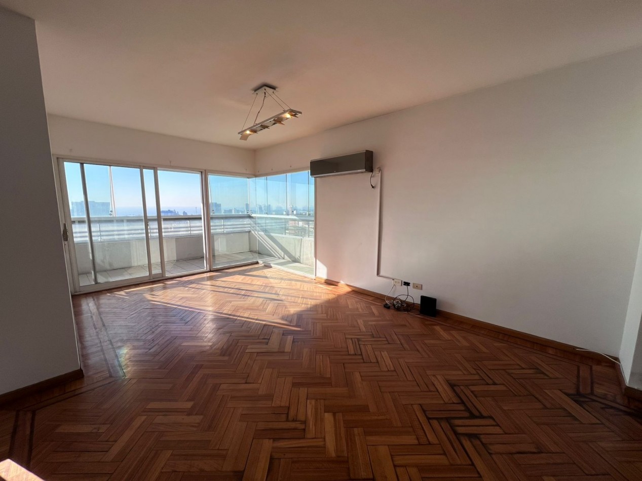 Apto Credito Venta Departamento Tres Ambientes Vista Al Rio y Coch Vicente Lopez