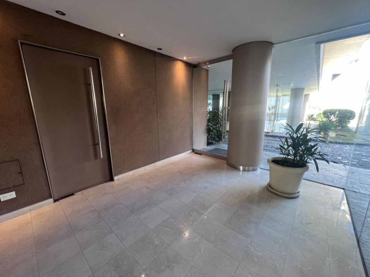 Apto Credito Venta Departamento Tres Ambientes Vista Al Rio y Coch Vicente Lopez