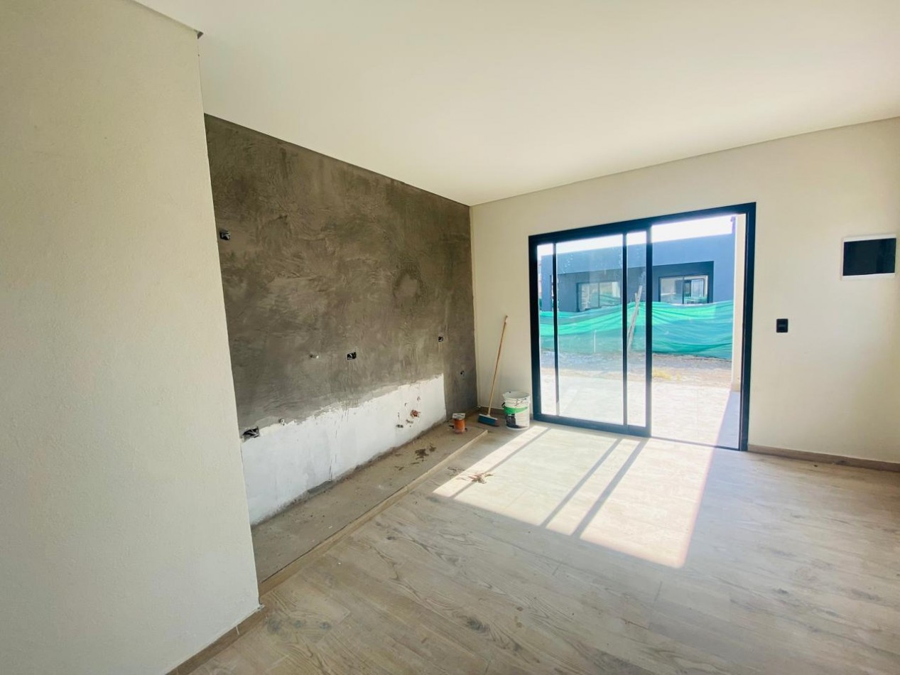 VENTA casa de dos dormitorios dos baño en Barrio Privado El Aljibe de Manzanares
