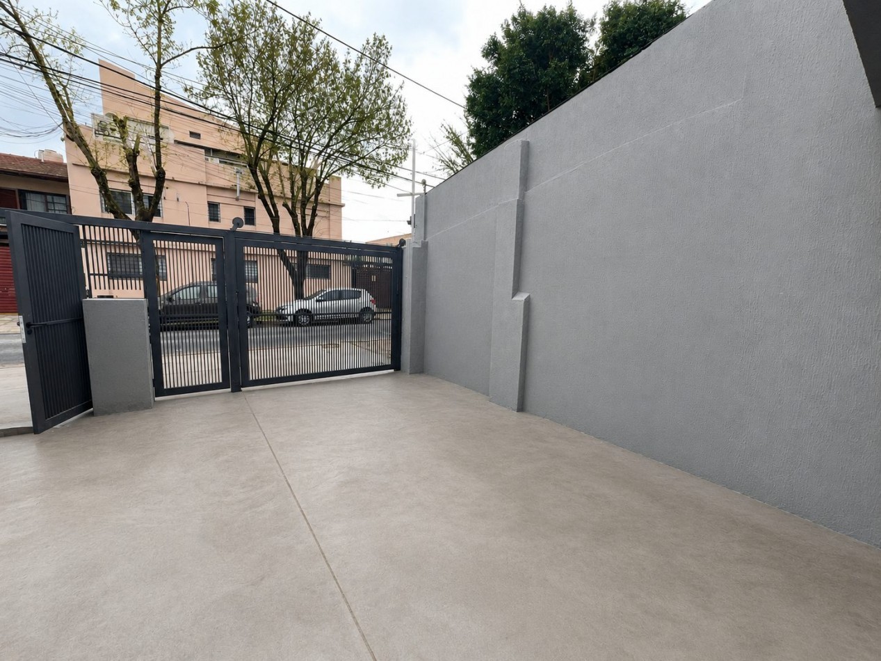 EXCEPCIONAL DUPLEX A ESTRENAR EN FLORIDA OESTE - 230 M² TOTALES