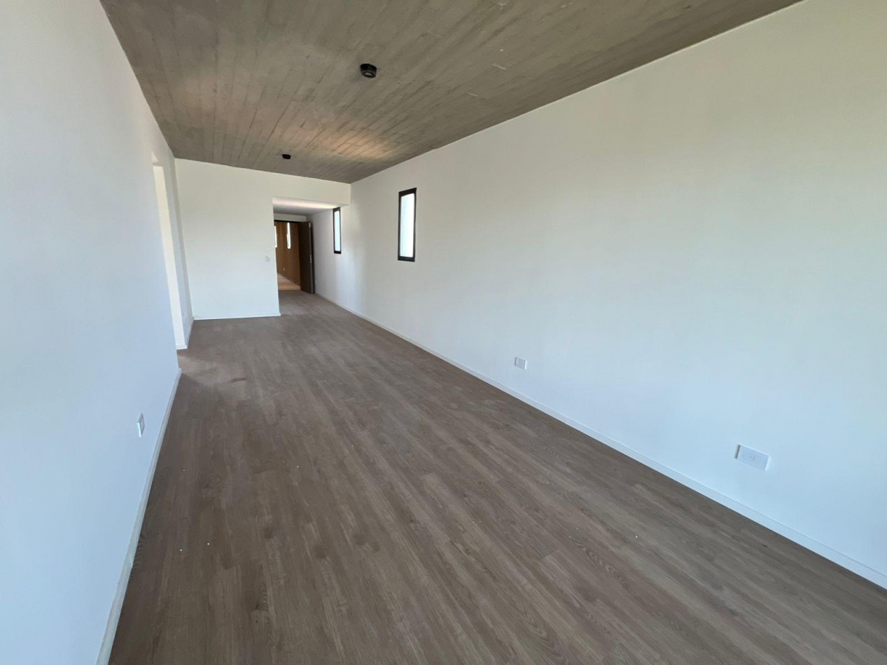 Departamento en venta en Villa Urquiza 4 ambientes en construccion con balcon y patio, piso 1