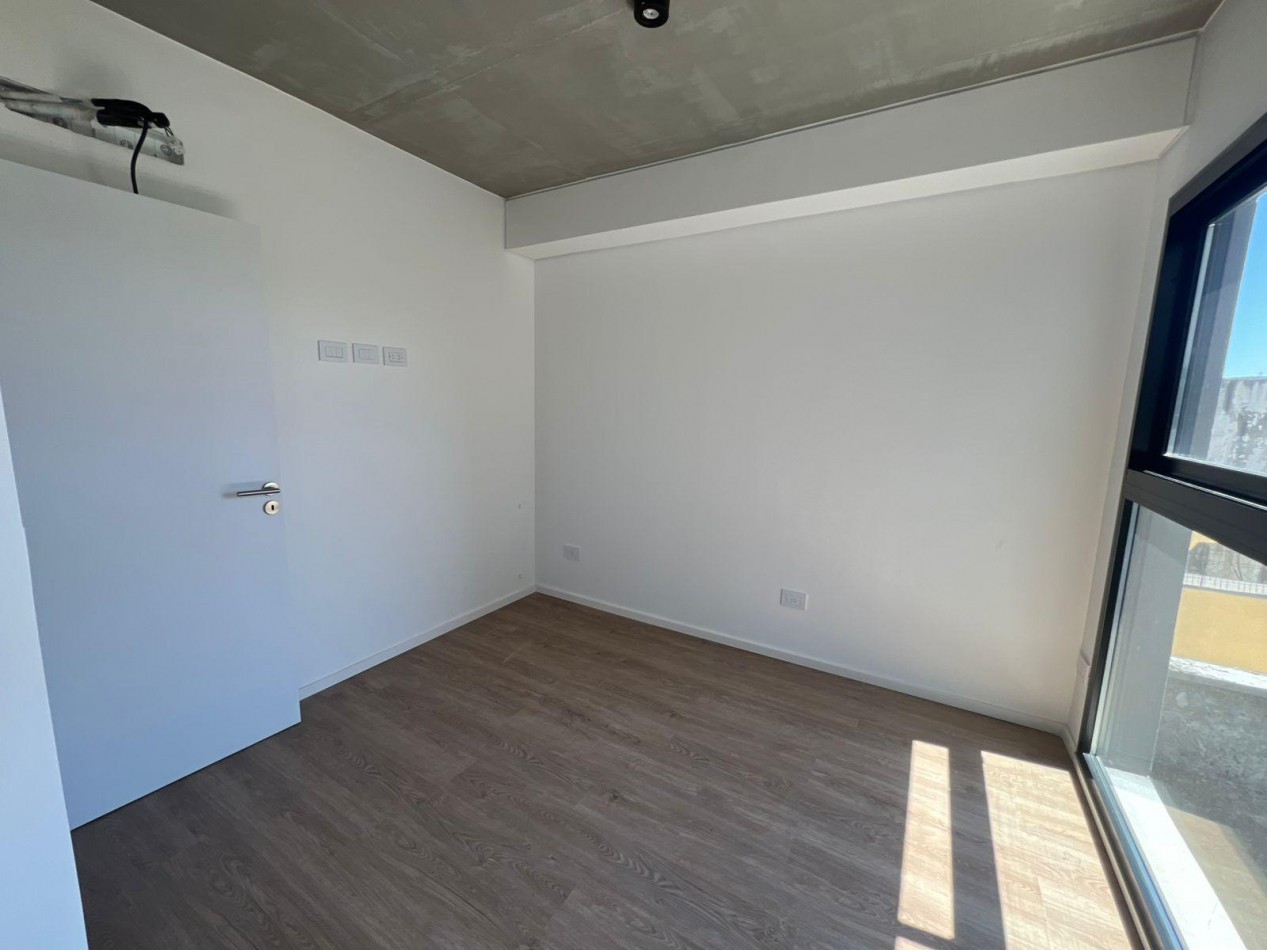 Departamento en venta en Villa Urquiza 4 ambientes en construccion con balcon y patio, piso 1
