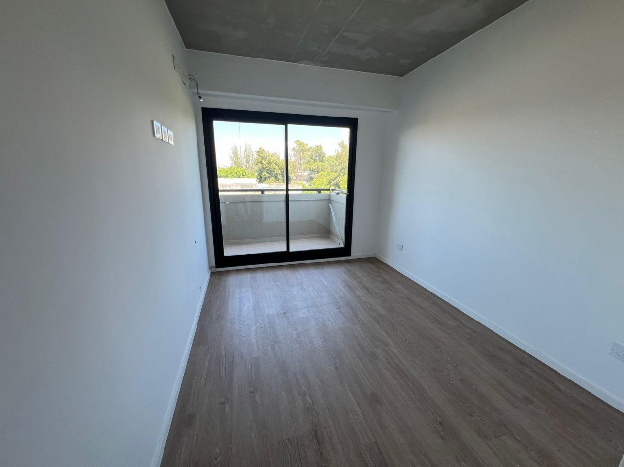 Departamento en venta en Villa Urquiza 4 ambientes en construccion con balcon y patio, piso 1