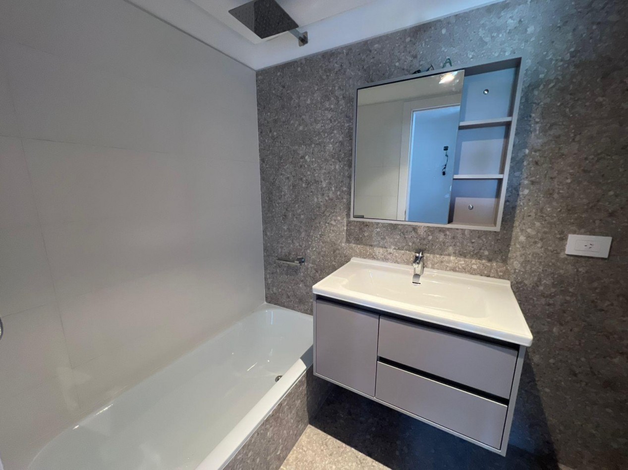 Departamento en venta en Villa Urquiza 4 ambientes en construccion con balcon y patio, piso 1