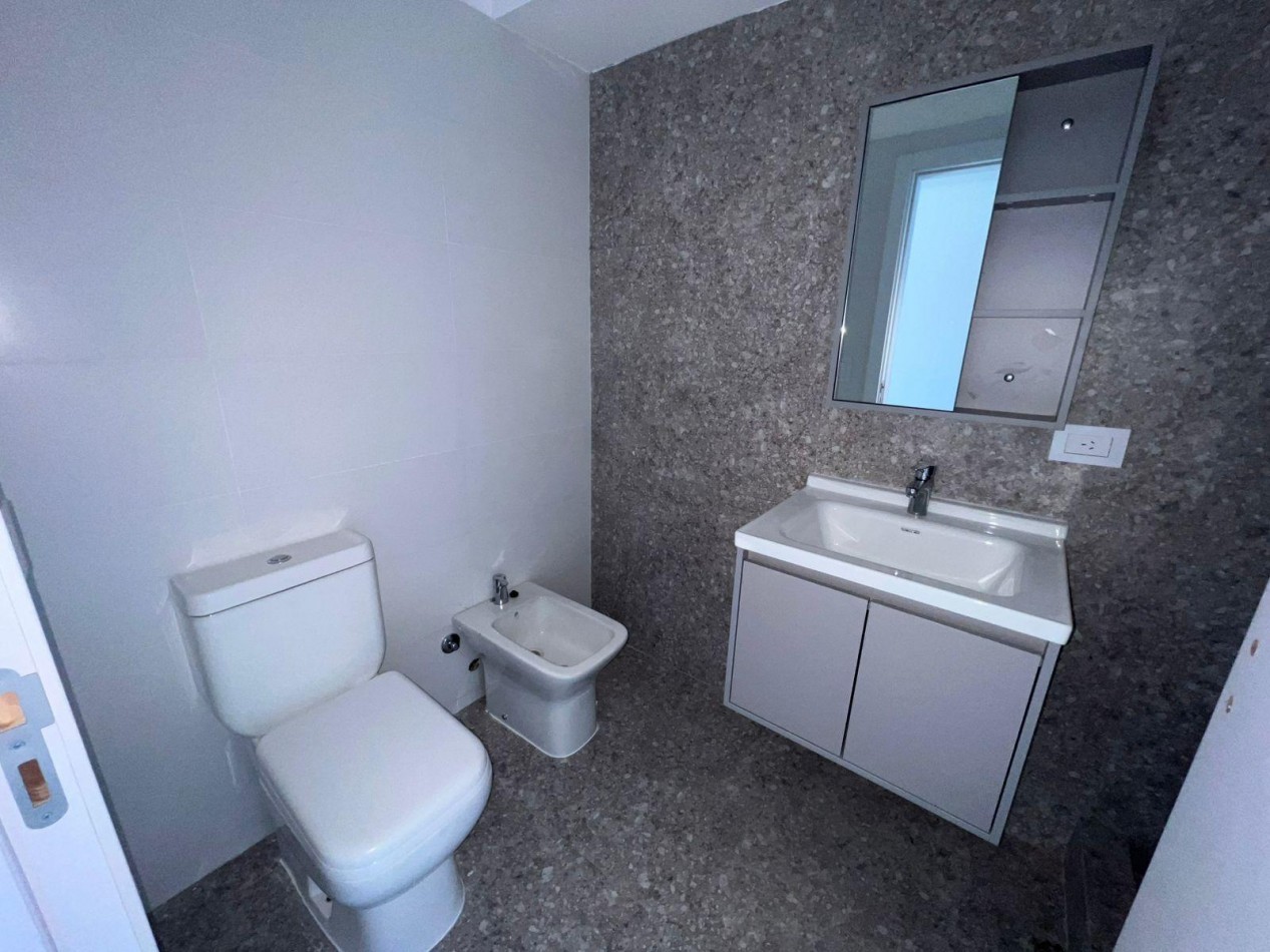 Departamento en venta en Villa Urquiza 4 ambientes en construccion con balcon y patio, piso 1