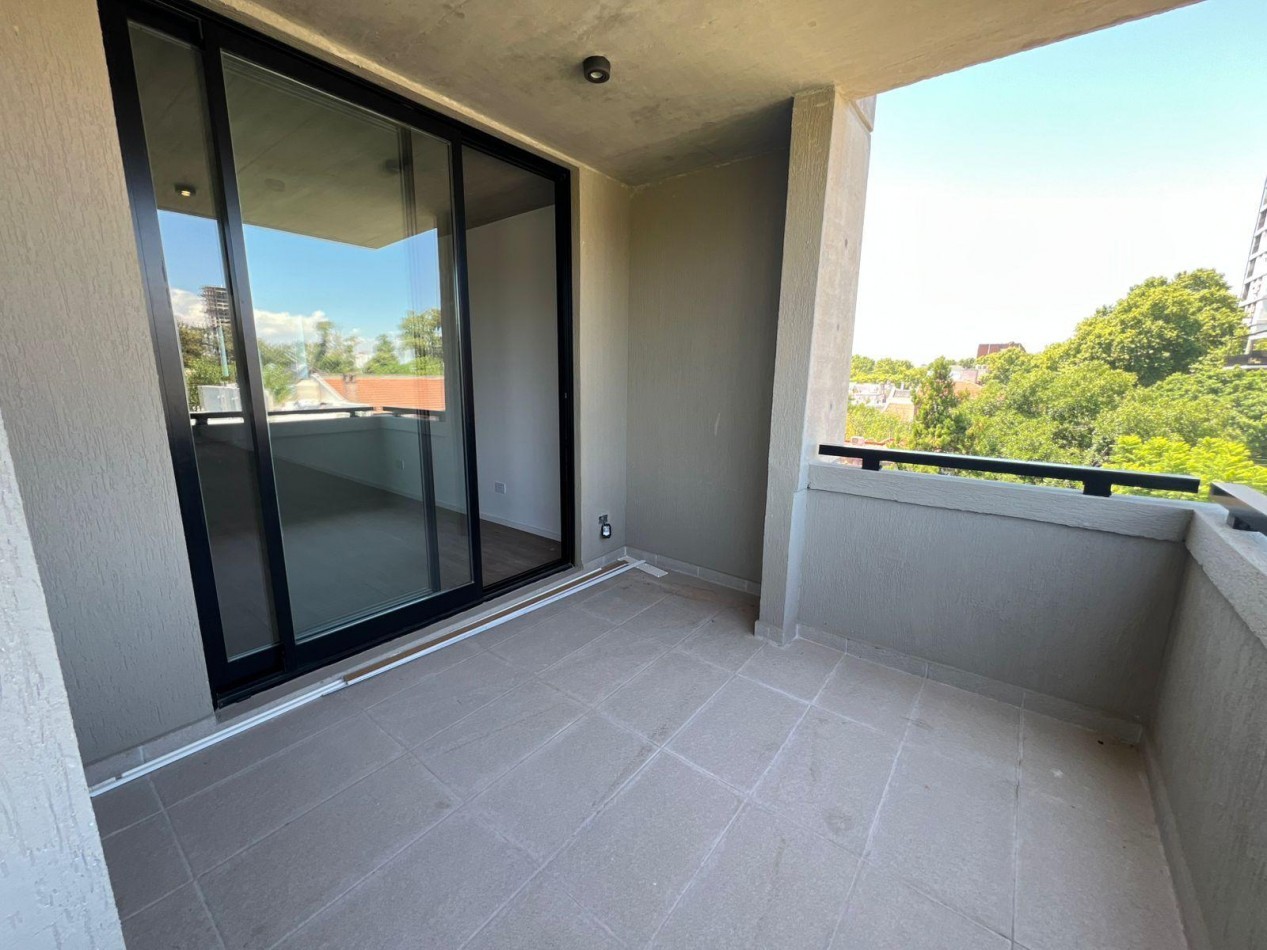 Departamento en venta en Villa Urquiza 4 ambientes en construccion con balcon y patio, piso 1