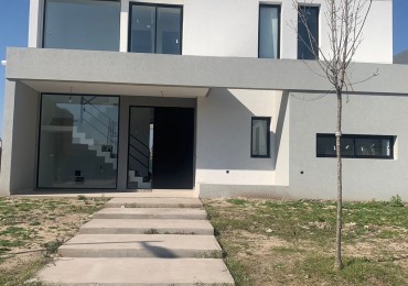 Venta Casa a estrenar 4 amb. Barrio Carpinchos Nordelta