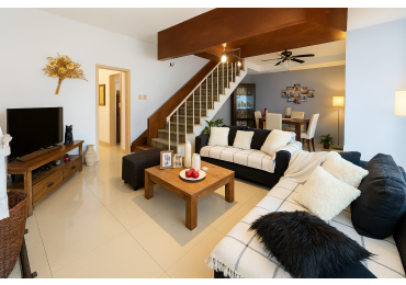 Apto Credito Casa Tres Dorm., Jardin, Quincho y Pileta en Ballester