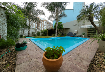 Apto Credito Casa Tres Dorm., Jardin, Quincho y Pileta en Ballester