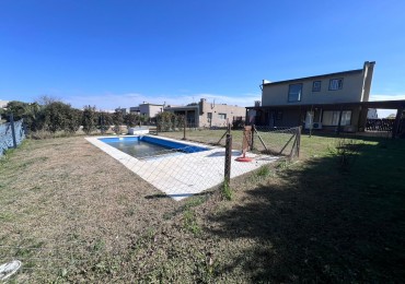 VENTA casa de tres dormitorios con pileta en San Ramiro Pilar del ESte