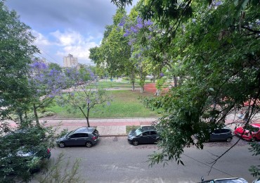 VENTA departamento de tres ambientes con vista a la Plaza 25 de Agosto 