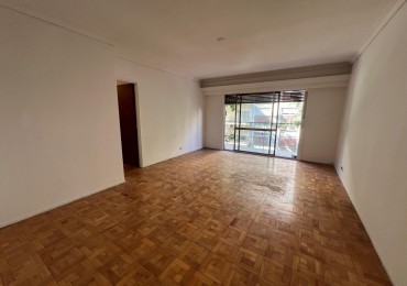 APTO CREDITO: AMPLIO 3 AMBIENTES CON BALCON CORRIDO Y BAULERA